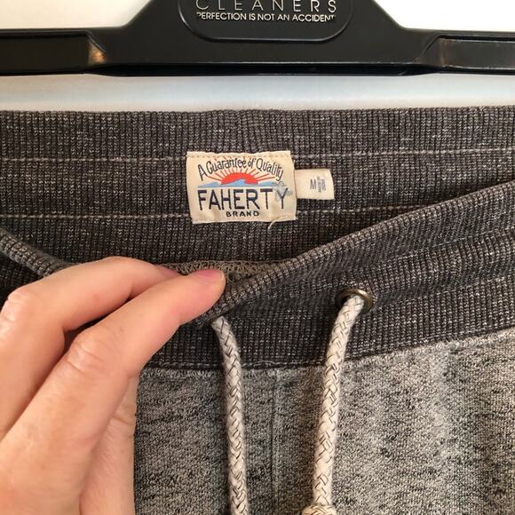 Faherty Double Knit Grey Sweatpant and Sweatshirt Set - Picture 13 of 16